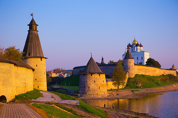 Каменный кремль в Пскове Кремль в Пскове